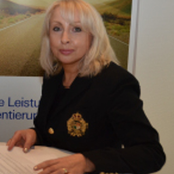 Portraitbild Andrea Schuhmacher